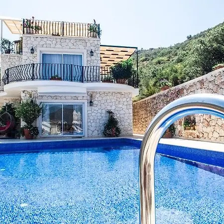 Mavna Villa *