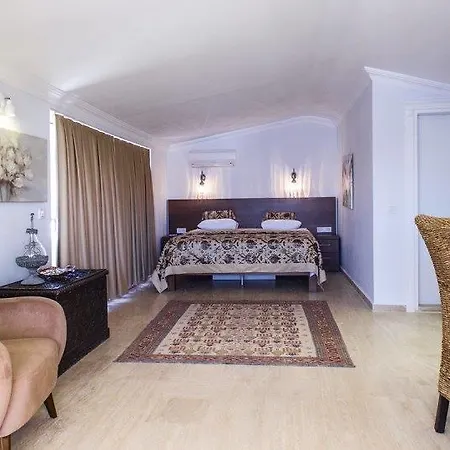 Mavna Villa